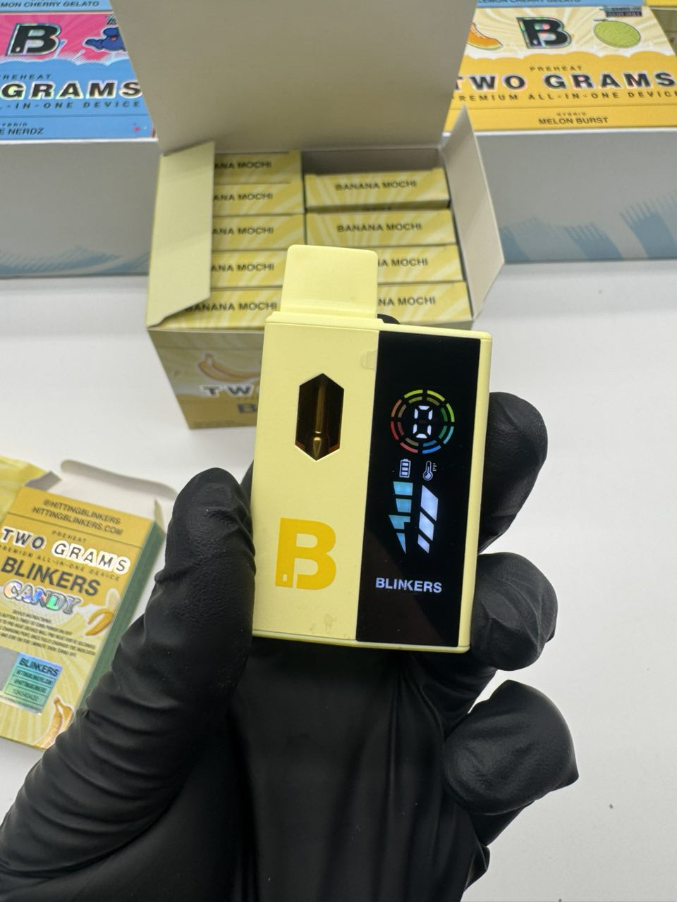 Buy Blinkers 2G Disposable bundle with hash hole bonus