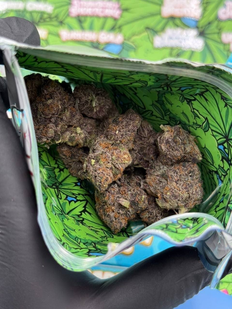 Pillows Premium exotic cannabis flower buds